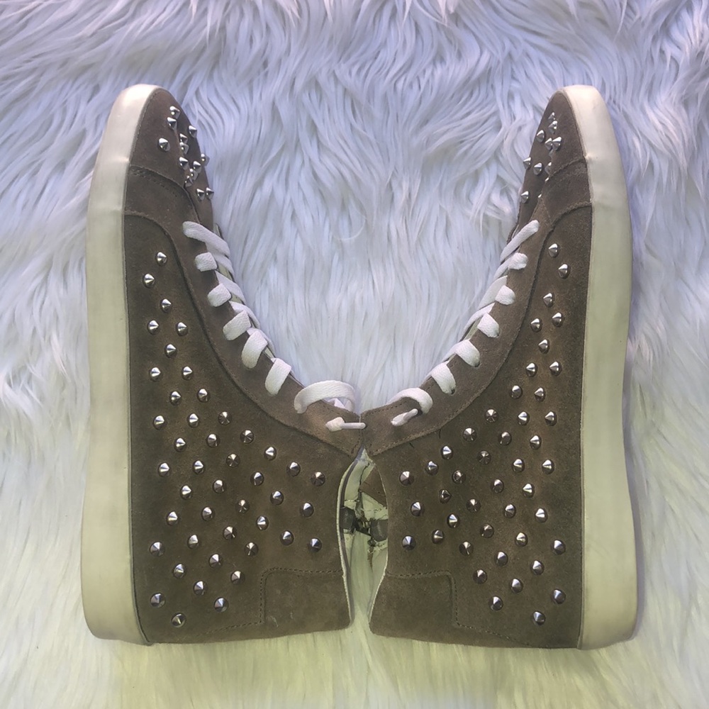 STEVE MADDEN Twynkle taupe studded sneakers NWOT